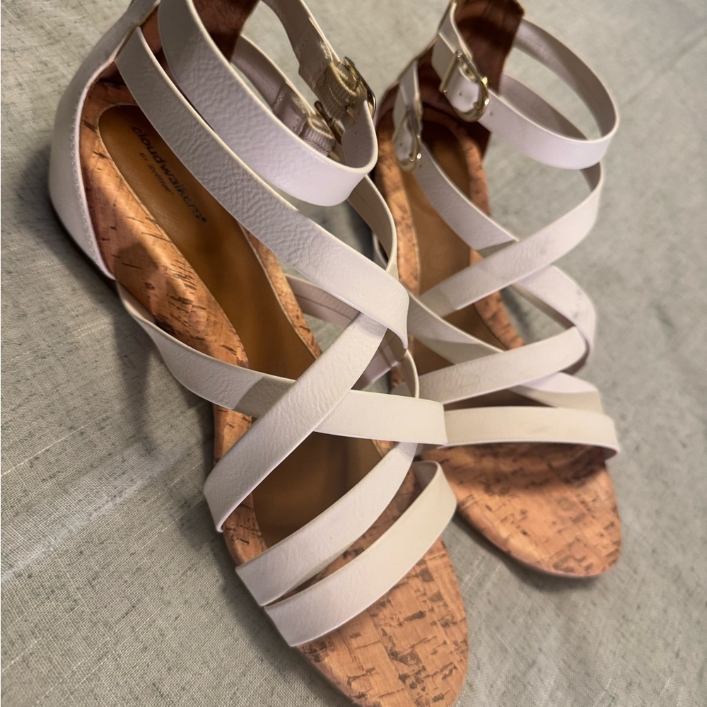 Cloudwalkers White Strappy Sandals 11W like new